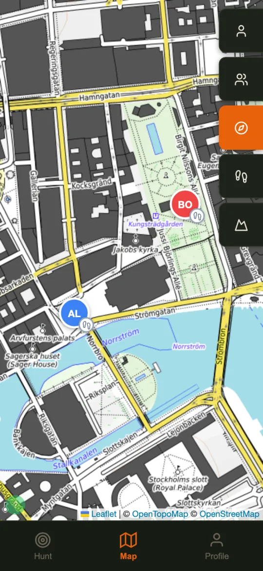 Deerhunter map — real-time hunter positions with compass active